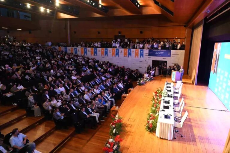 baskan-gurkan-ak-partiye-katin-her-bir-yeni-uye-turkiye-yuzyilina-katilmis-nefes-ve-heyecandir-wA3HH8Lc.jpg
