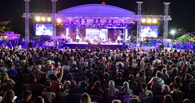 festival-deprem-nedeniyle-yarida-kaldi-nXjfdFJJ.jpg