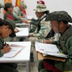 karayiplerde-firtina-madurodan-abdye-milis-resti-2WAkBnSm.jpg