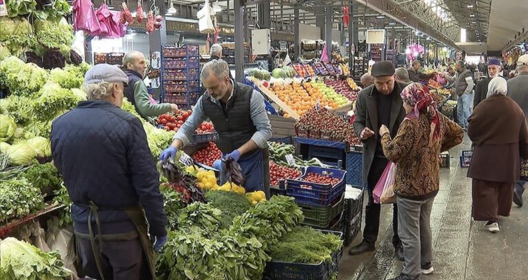 pazarda-tanesi-25-tlden-satiliyor-gorenler-yolunu-degistiriyor-XvgZCUvy.jpg