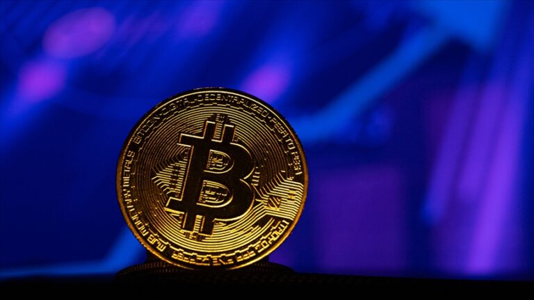 abdde-hukumetin-kapanma-riski-ve-fed-kararlari-bitcoini-baskiladi-2-haftanin-en-dusugunde-ZRKukS4i.jpg