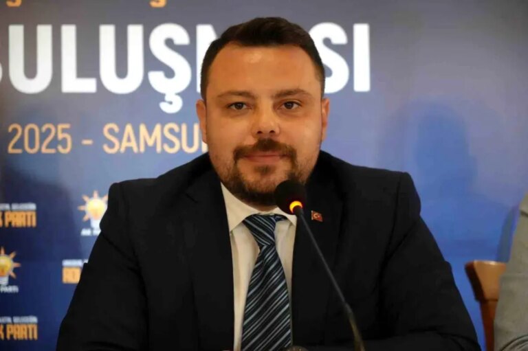 ak-parti-atakum-ilce-baskanindan-elestiriler-belediye-isci-maaslarini-odeyemiyor-festivaller-duzenliyor-OdrQiQPA.jpg
