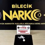 bilecikte-uyusturucu-operasyonu-4-gozalti-2DicKuHq.jpg