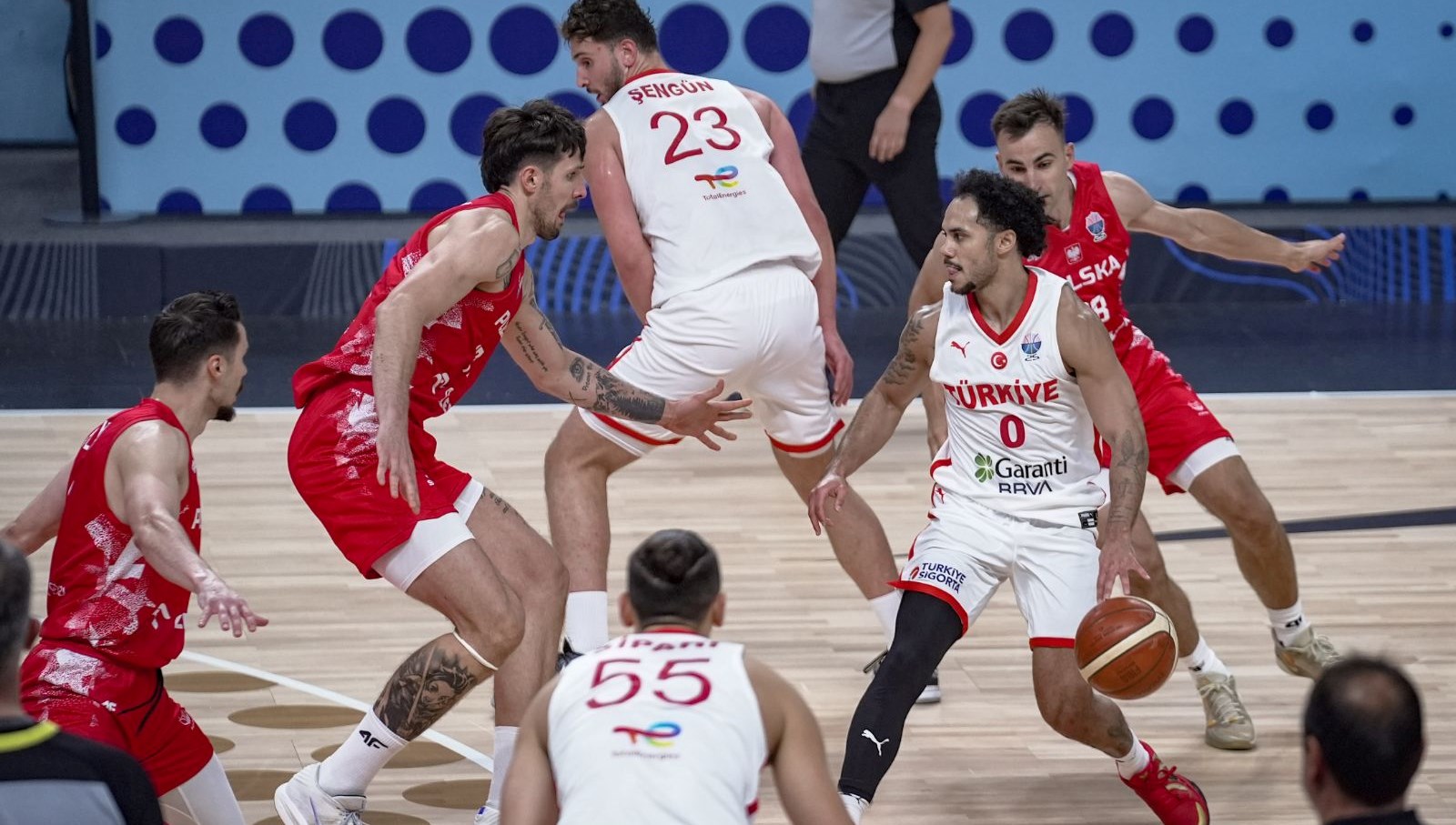 canli-turkiye-yunanistan-eurobasket-yari-final-maci-Puy7kLC2.jpg