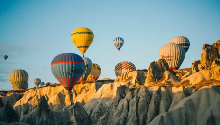 kapadokyada-balon-turlarina-saganak-engeli-2WMOMONq.jpg