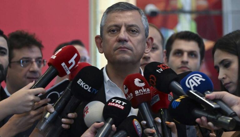 ozgur-ozel-o-kayyum-orada-6-gun-durur-87wh2J2W.jpg