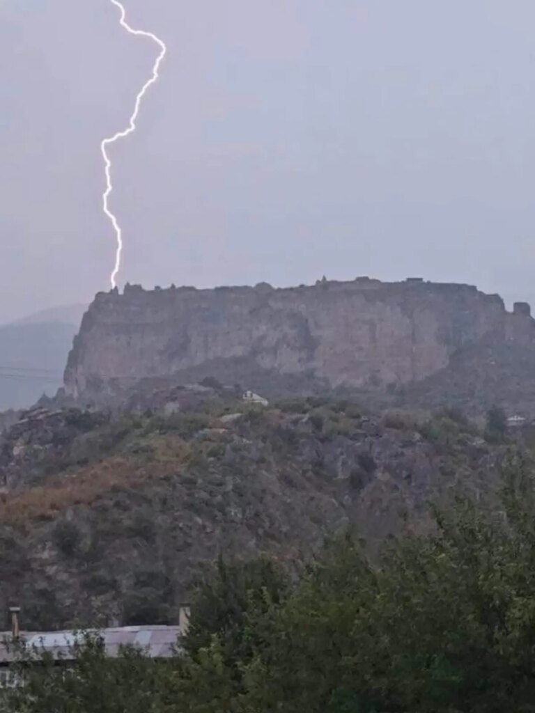 yildirim-dusen-coban-hayatini-kaybetti-l3qMPGrC.jpg