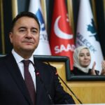 babacan-resepsiyondaki-fotografa-tepki-gosteren-chplilere-sert-cikti-size-mi-soracagiz-YUTyBZ8c.jpg