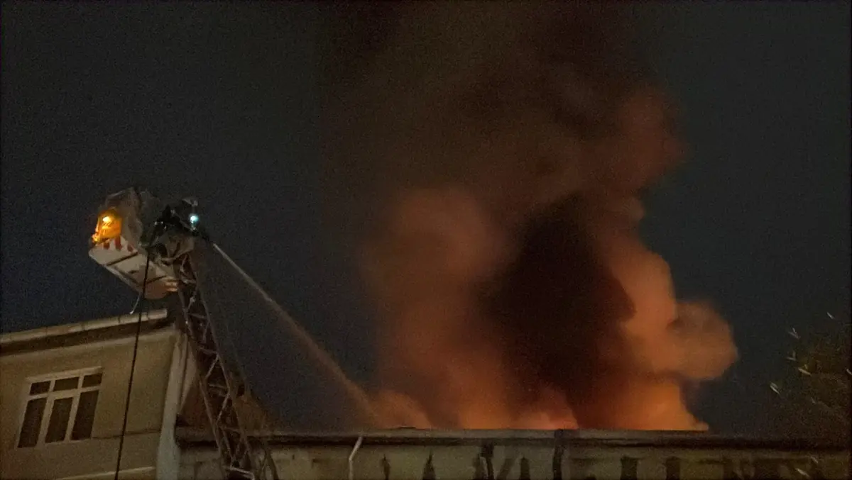 beyoglunda tekstil atolyesinde yangin vOq1asgu.jpg