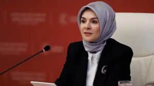 chpden bakan goktasa veri tepkisi kadinlar her gun oldurulurken siz neden susuyorsunuz TnJlML4Y.jpg