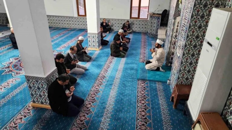 koycegizde-sabah-namazi-bulusmasi-RaT2qxwb.jpg