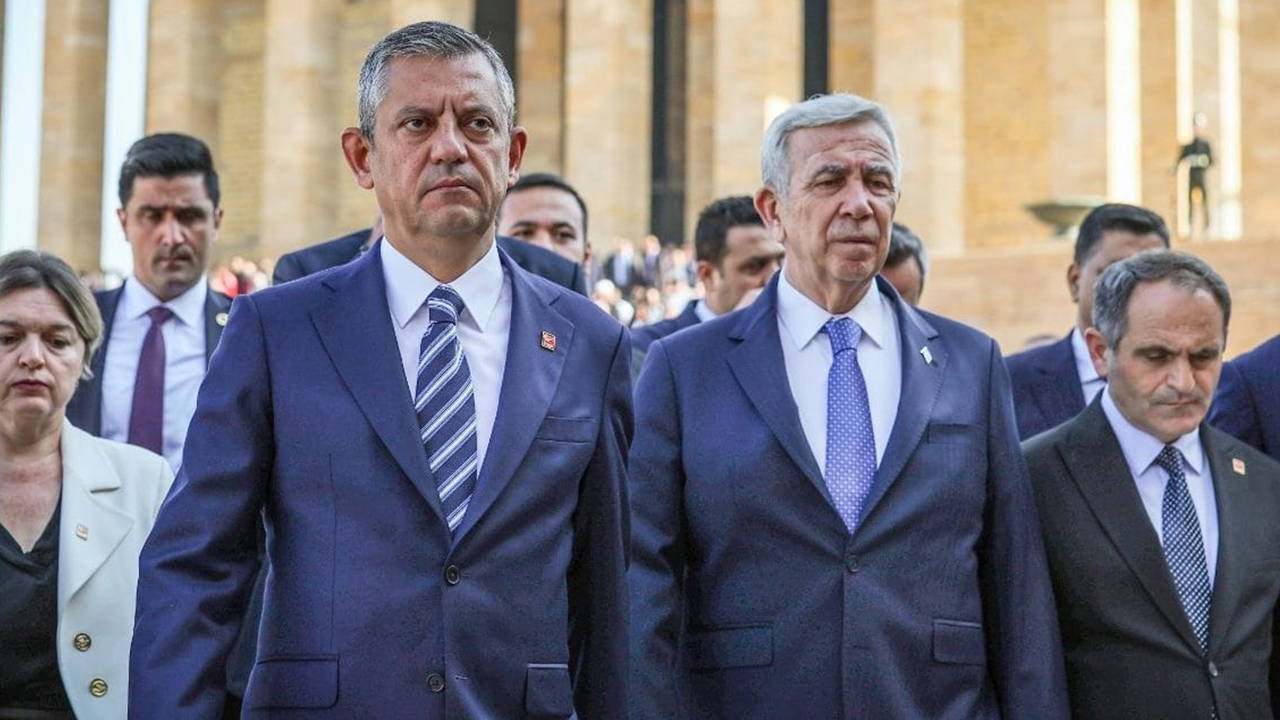 son dakika ozgur ozel ve mansur yavastan surpriz gorusme mecliste bir araya geldiler f9bDixe7.jpg