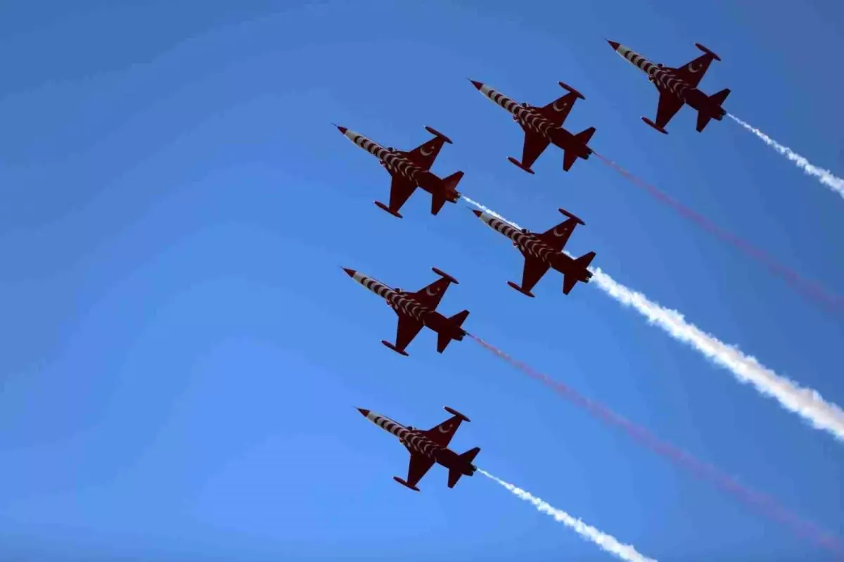 turk yildizlari bandirmada unutulmaz gosteri duzenledi BHztOrzJ.jpg