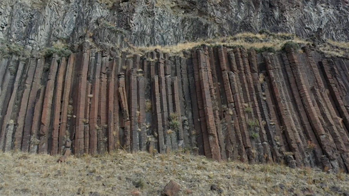 kagizmandaki 7 milyon yillik sutunlar bilimsel literature girdi BaCnxgOG.jpg