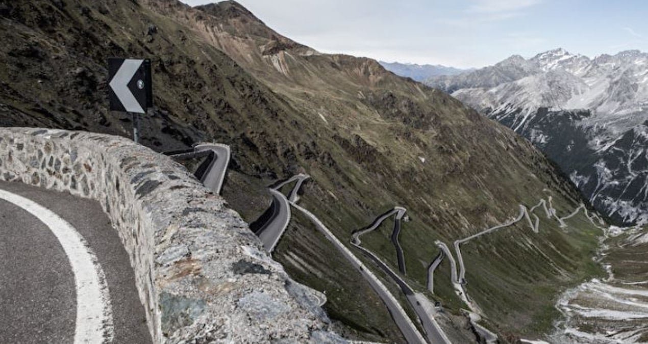benim-diyen-soforleri-yaniltan-yol-sac-tokasi-virajiyla-dunyanin-en-iyisi-secildi-MBYTMKsf