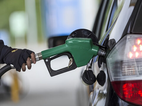 Hürmüz Boğazı’nda hareketlilik petrolü dalgalandırdı