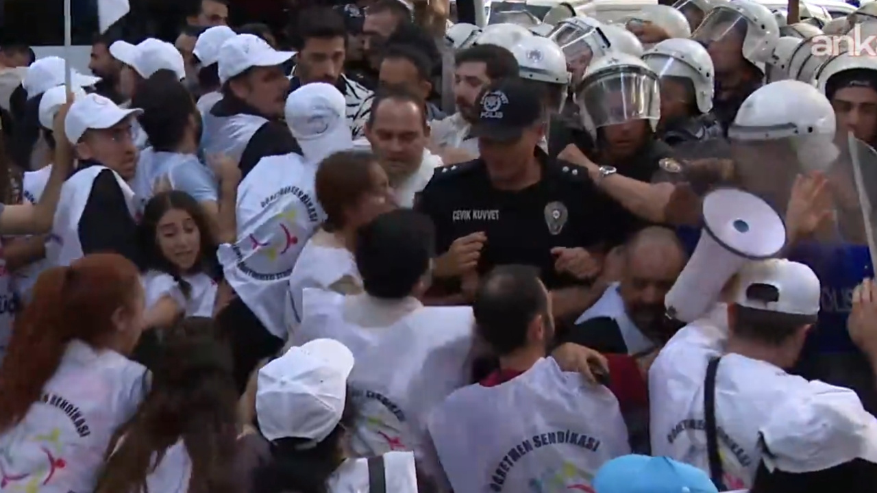 Son Dakika | Ankara’da öğretmenlerin yürüyüşüne polis müdahalesi