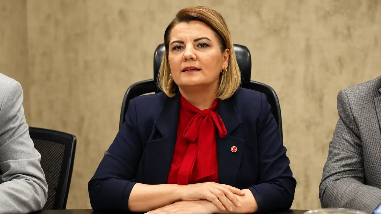Fatma kaplan hurriyetten akpye gececek iddialarina net yanit akpye gececegime pasa pasa yatarim 5PqJhijq